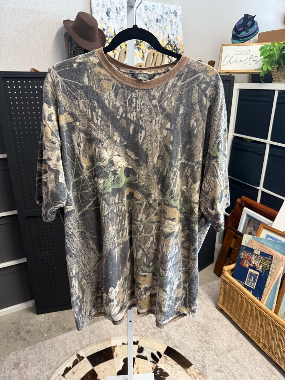 Wolf Mountain Hunting Gear Mossy Oak Short Sleeve Break Up Camo Tee